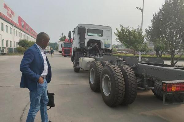 Visiting sinotruk factory